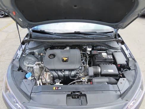 Used 2019 Hyundai Elantra Value Edition w/ Cargo Package FWD image 9