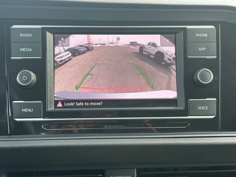 Used 2024 Volkswagen Jetta SE image 25