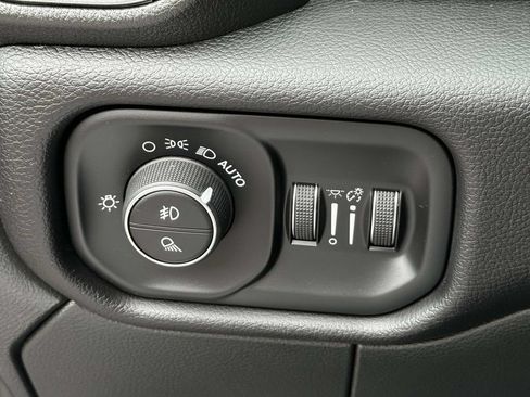 Used 2024 RAM 2500 Laramie AWD/4WD image 22