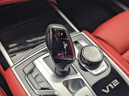 Used 2019 BMW M760i xDrive w/ Luxury Rear Seating Package image 5