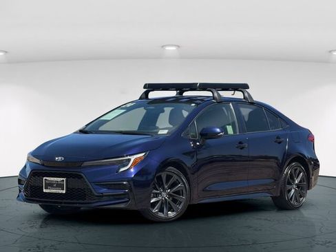 Used 2024 Toyota Corolla XSE FWD image 2