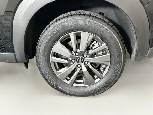Used 2025 Nissan Pathfinder SV FWD image 11