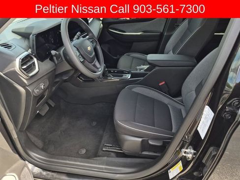 Used 2025 Chevrolet TrailBlazer LT AWD/4WD image 17