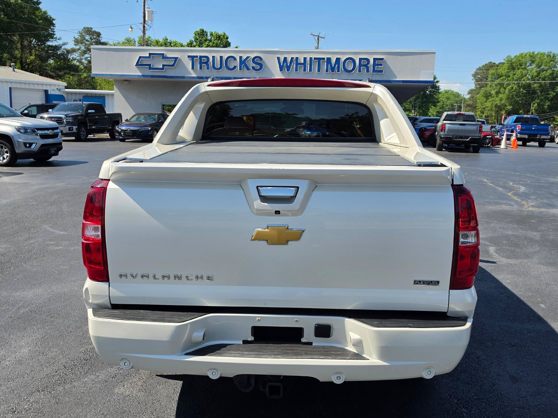 Used 2012 Chevrolet Avalanche LTZ AWD/4WD image 4