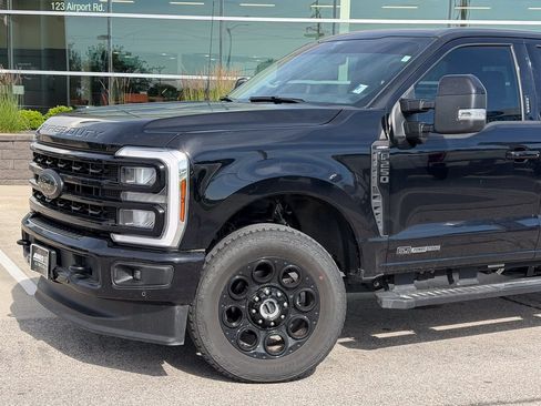 Used 2024 Ford F250 Lariat w/ Lariat Ultimate Package AWD/4WD image 2