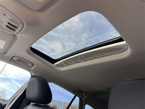 New 2026 Chevrolet Trax LT w/ Sunroof Package image 12