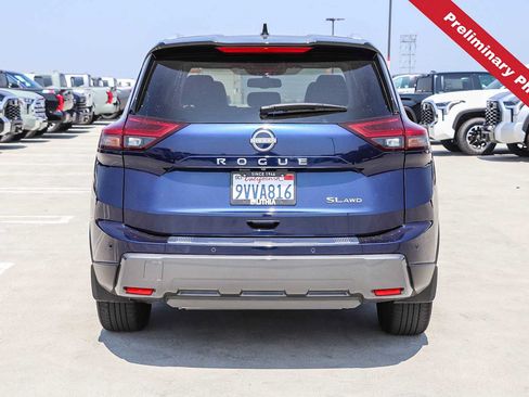 Used 2025 Nissan Rogue SL AWD/4WD image 7