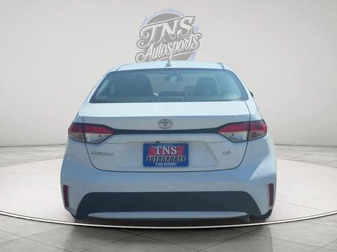 Used 2021 Toyota Corolla LE FWD image 4