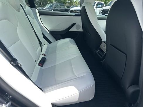 Used 2025 Tesla Model 3 Long Range RWD image 17