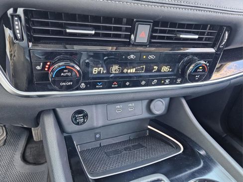 Used 2024 Nissan Rogue SL w/ SL Premium Package image 24