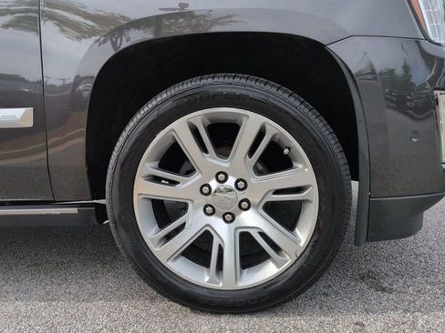 Used 2017 Cadillac Escalade Premium Luxury AWD/4WD image 10