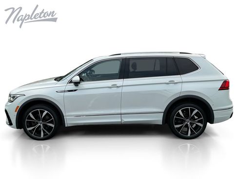 Used 2023 Volkswagen Tiguan SEL R-Line AWD/4WD image 2