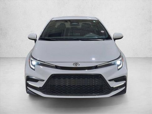 Used 2023 Toyota Corolla SE FWD image 2