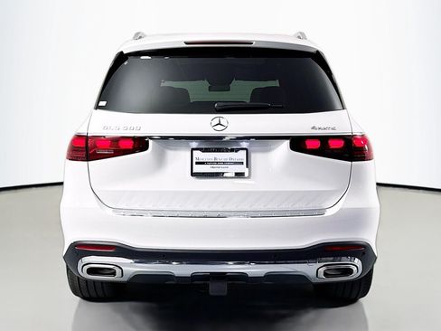 New 2026 Mercedes-Benz GLS 580 4MATIC image 3