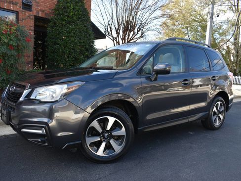 Used 2018 Subaru Forester 2.5i Premium w/ All-Weather Package image 46