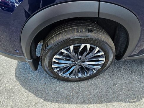 Certified 2025 Nissan Rogue SL w/ Tech Package AWD/4WD image 9