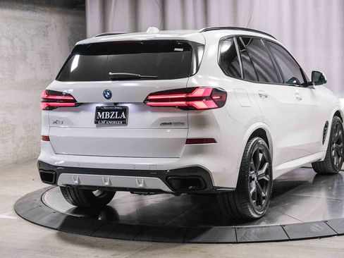 Used 2024 BMW X5 xDrive50e w/ M Sport Package AWD/4WD image 4