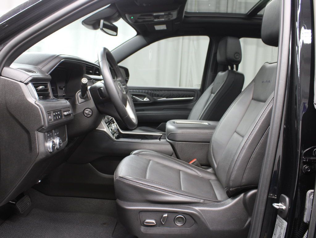 Used 2023 GMC Yukon XL Denali AWD/4WD image 15