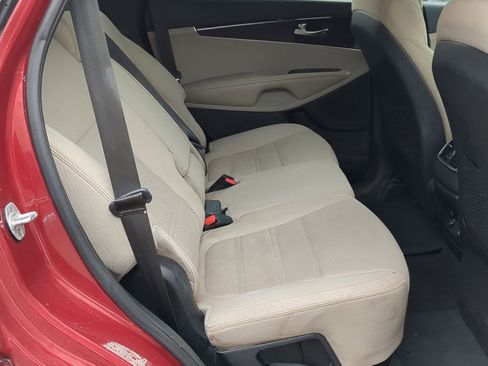 Used 2017 Kia Sorento LX w/ LX Convenience Package image 23