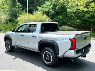 Used 2024 Toyota Tacoma TRD Off-Road w/ TRD Off Road Upgrade Package AWD/4WD video 3