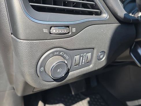 Used 2022 Jeep Cherokee Trailhawk w/ Comfort/Convenience Group image 6