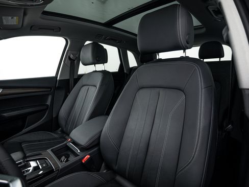 Certified 2022 Audi Q5 2.0T Premium Plus w/ Premium Plus Package AWD/4WD image 17