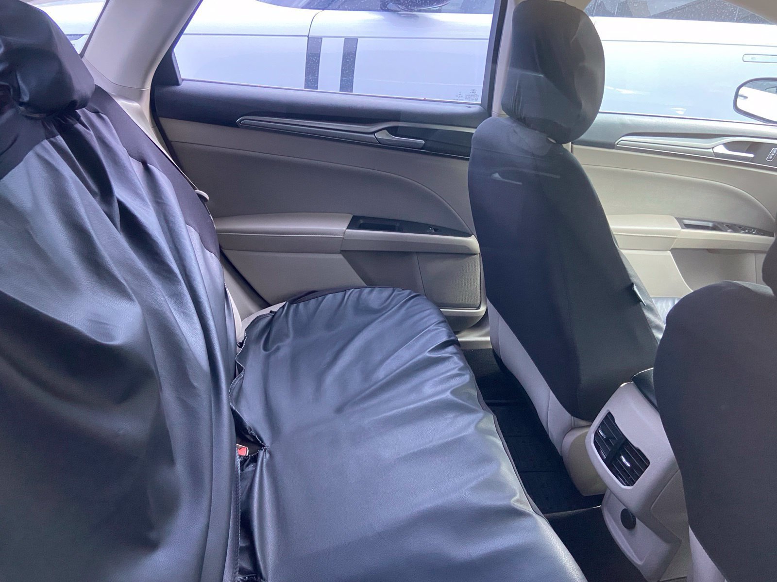 Used 2019 Ford Fusion SE FWD image 7