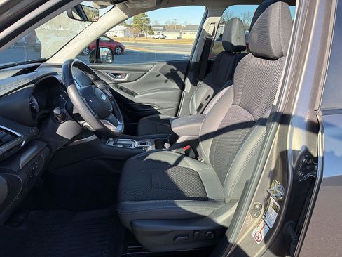 Used 2020 Subaru Forester Premium image 13
