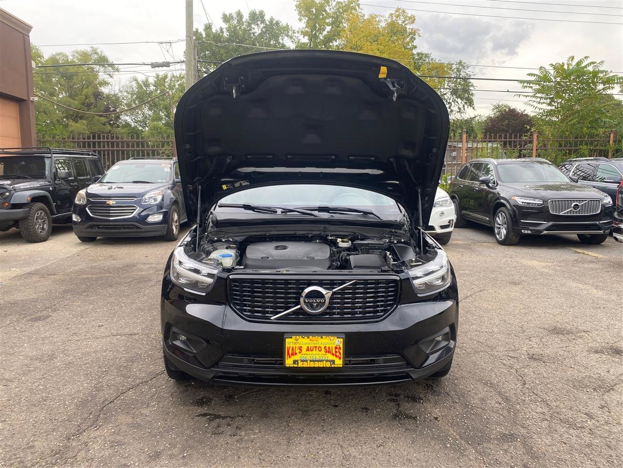 Used 2021 Volvo XC40 T5 R-Design AWD/4WD image 11