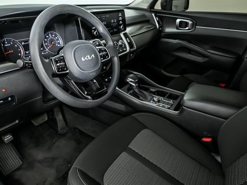 Used 2022 Kia Sorento LX AWD/4WD image 15