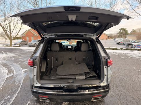 Used 2023 Chevrolet Traverse Premier w/ Redline Edition image 14