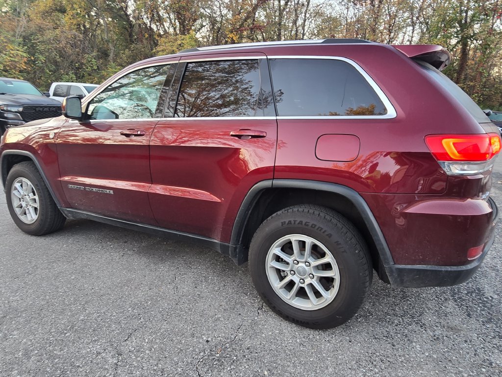 Used 2018 Jeep Grand Cherokee Laredo AWD/4WD image 4