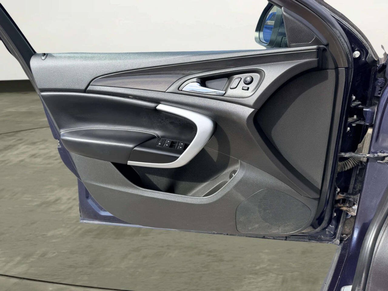Used 2015 Buick Regal FWD image 14