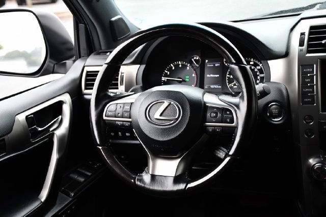 Used 2021 Lexus GX 460 Premium w/ Accessory Package AWD/4WD image 21