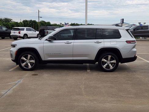 Used 2021 Jeep Grand Cherokee L Limited RWD image 4