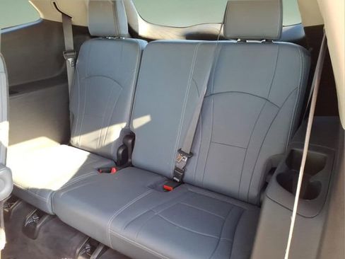 Used 2020 Buick Enclave Essence FWD image 13