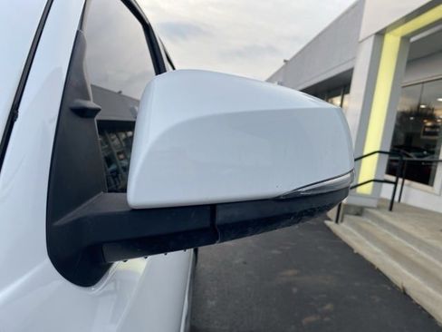 Used 2019 Toyota Tacoma TRD Sport image 9