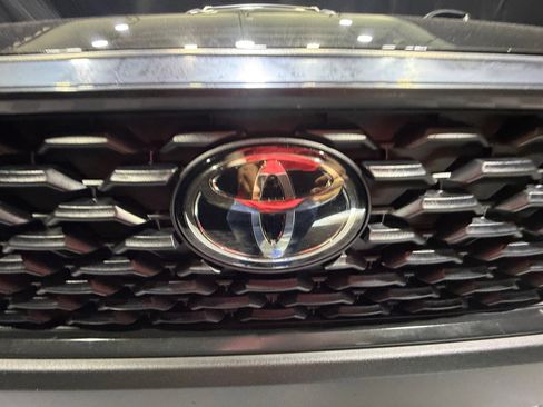 Used 2024 Toyota Corolla Cross LE w/ Moonroof Package FWD image 23