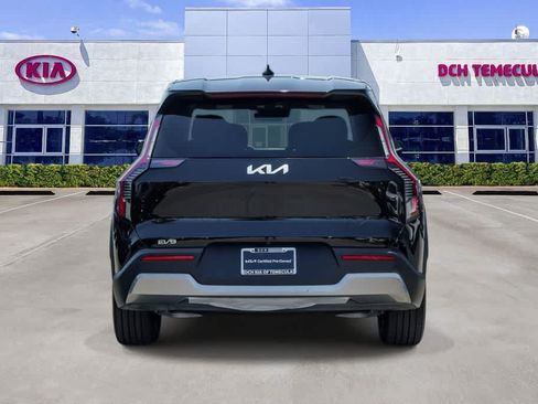 Certified 2024 Kia EV9 Light Long Range RWD image 5