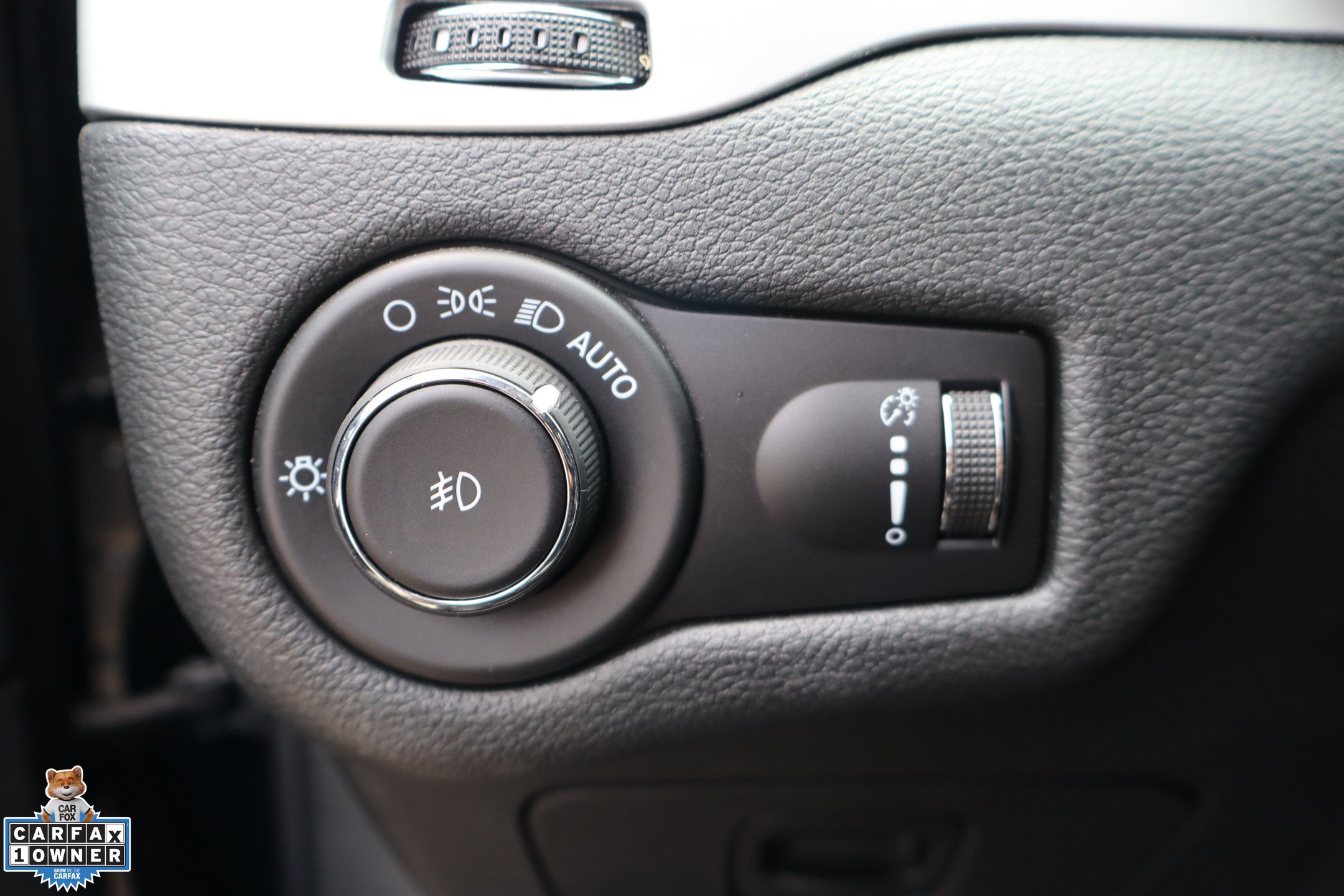 Used 2022 Jeep Cherokee Latitude AWD/4WD image 16