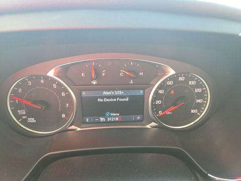 Used 2025 Chevrolet Blazer LT image 2