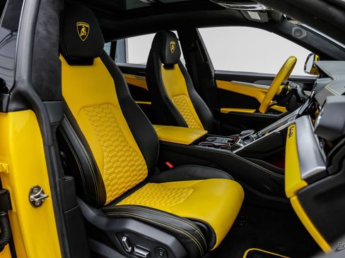 Used 2021 Lamborghini Urus AWD/4WD image 52