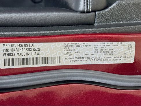Certified 2025 Jeep Grand Cherokee Altitude AWD/4WD image 29