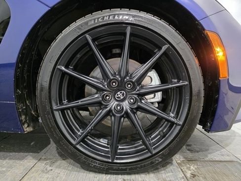 Used 2025 Toyota GR86 Premium w/ ALL Weather Mat Package (TMS) image 23