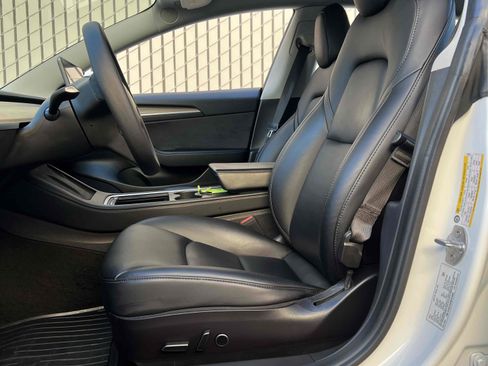 Used 2021 Tesla Model 3 Standard Range Plus image 33