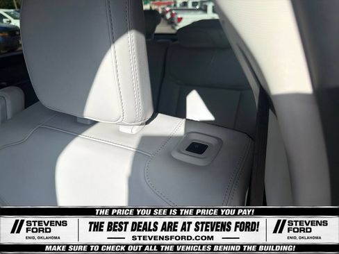 Used 2025 Ford Expedition Platinum w/ Driver's Package AWD/4WD image 37