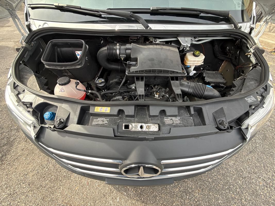Used 2021 Mercedes-Benz Sprinter 2500 image 34