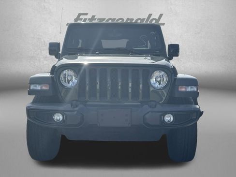Used 2021 Jeep Wrangler Unlimited Sahara image 2