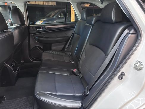Used 2019 Subaru Outback 3.6R Limited AWD/4WD image 21
