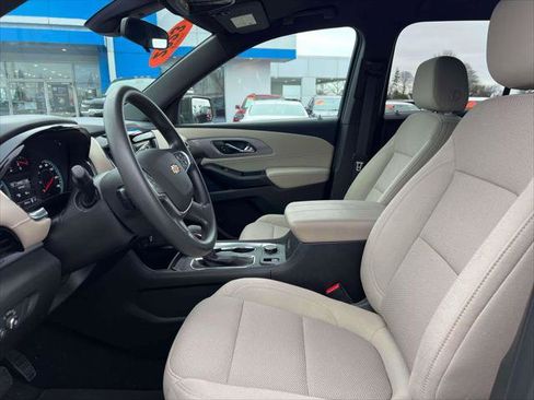 Used 2023 Chevrolet Traverse LS image 16